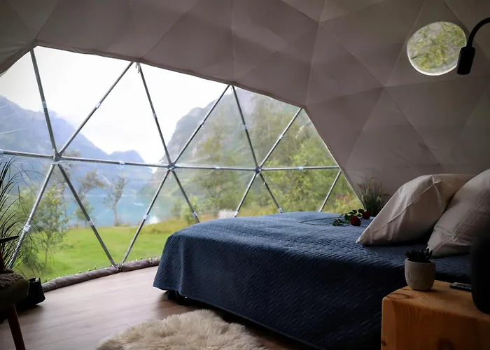 Olden Glamping - One With Nature